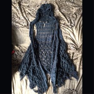 FREE PEOPLE blue crochet cardigan w/hood
